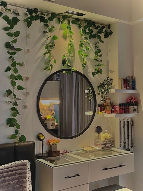 Window Ideas Bedroom, Mirror Ideas Aesthetic, Girly Room Decor, Easy Room Decor, Diy Room Decor For Teens, Easy Diy Room Decor, Cute Diy Room Decor, Dekorasi Kamar Tidur, Pinterest Room Decor