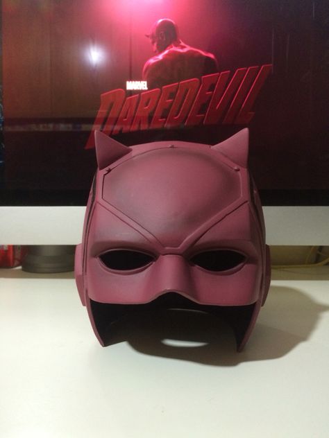 DareDevil Netflix Mask Daredevil Mask Art, Daredevil Helmet, Daredevil Mask, Diy Helmet, Daredevil Cosplay, Daredevil Costume, Mask Inspiration, Daredevil Netflix, Dare Devil