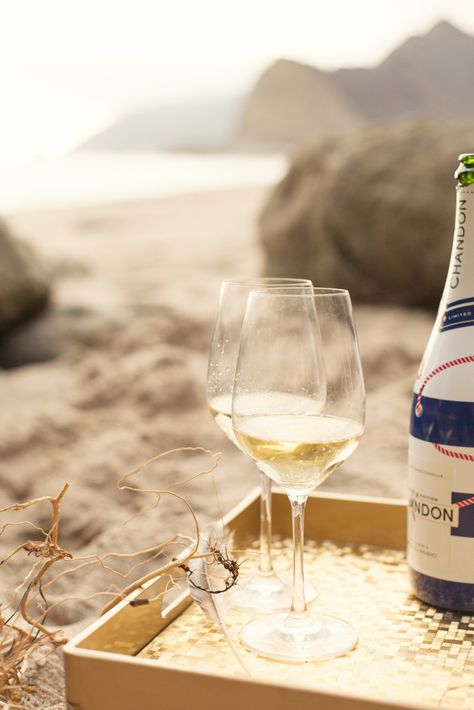 Wine on the beach....perfect!!! 4th Of July Picnic, I Love The Beach, Picnic Time, Wine Time, Beach Living, The Vault, Wine And Dine, Beach Picnic, Sandy Beaches