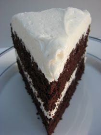 Chocolate Birthday Cake, Frosting Recipes Easy, Dark Chocolate Cake, White Frosting, Dark Chocolate Cakes, Chocolate Layer Cake, White Icing, Birthday Cake Chocolate, Fudge Cake