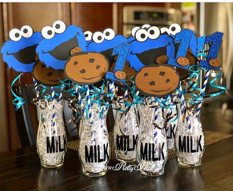 Cookie Monster Table Decorations, Cookie Monster 1st Birthday Decorations Diy, Cookie Monster Theme Baby Shower Ideas, Cookie Monster Centerpiece, Cookie Monster Decorations, Cookie Monster First Birthday, Cookie Monster Baby Shower Theme, Cookie Monster Centerpiece Ideas, Sesame Street Birthday Party Ideas Food