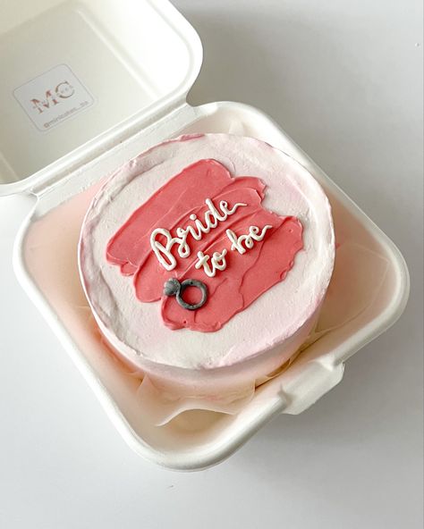 Bride to be bento cake Bridal Bento Cake, Bridal Shower Bento Cake, Bride To Be Bento Cake, Bride To Be Cake Design, Bride To Be Cakes Ideas, Korean Pastry, Welcome Home Cakes, Bride To Be Cake, Heart Desserts