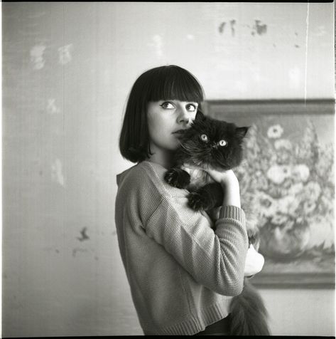 photo by Rosa de Weerd She And Her Cat, Film Cult, A Black Cat, Cat Photography, Cat People, 인물 사진, Crazy Cat Lady, Audrey Hepburn, 귀여운 동물