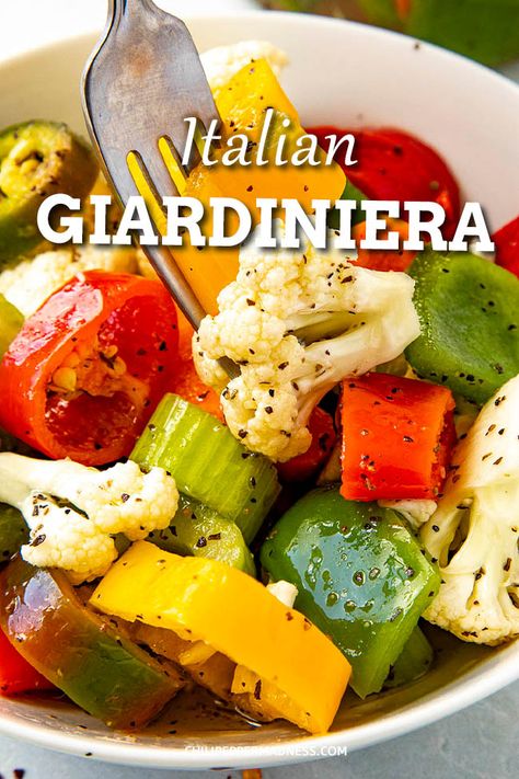 Pickled Vegetables Giardiniera, Giardiniera Recipe, Easy Pickling Recipes, Pickled Vegetables Recipe, Pickle Recipes Homemade, Italian Seasonings, Authentic Mexican Recipes, Pasta Vegetariana, Antipasto Platter