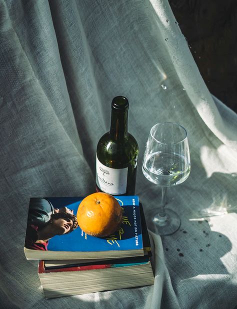 wine bottle beside wine glass on table photo – Free Image on Unsplash Elliecore Aesthetic, Ellie Core, Still Life Pictures, Still Life Images, Pear Fruit, Retro Background, White Ceramic Vases, Clear Glass Vases, Orange Fruit