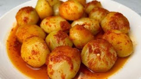 Nancy's Portuguese Potatoes in Sauce Portuguese Potatoes, Portuguese Dishes, 3 Ingredient Recipe, Homemade Hot Sauce, Mini Potatoes, Recipe Step By Step, Roasted Vegetable Recipes, 3 Ingredient Recipes, Thanksgiving Stuffing