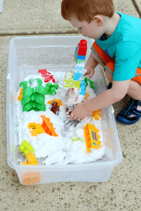 STEM and sensory extension for Jack and the Beanstalk. Build a castle in the clouds. Eyfs Fairytales, Fairytale Stem, Eyfs Jack And The Beanstalk, Jack Beanstalk, Bean Stalk, Build A Castle, Fairy Tales Preschool, Castle In The Clouds, Fairytale Theme