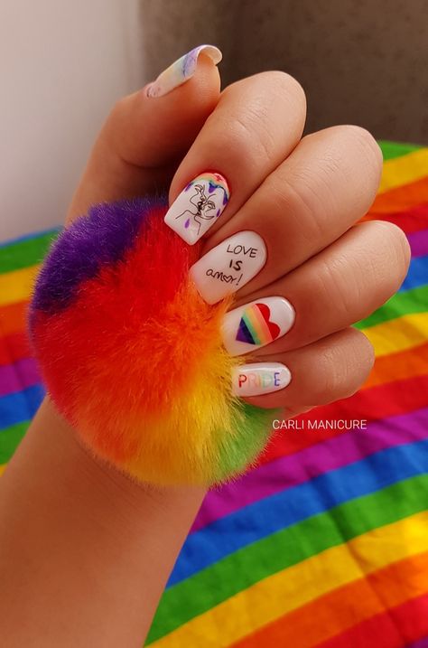 Uñas pride Pride Toenails Designs, Lgbtq Pride Nails, Pride Nails Square, Pride Pedicure Ideas, Lgbtq Nails Acrylic, Pride Themed Nails, Lgbtq Nail Designs, Pride Inspired Nails, Pride Nails 2023