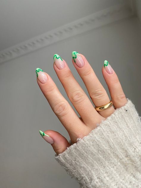 Neutral Nails With Green Accent, Green Almond Nails Ideas, Vacation Nails Green, Green Swirls Nails, Green Spring Nails Almond, Green Freestyle Nails, Mail Inspo 2024 Spring, Nails May 2024, Gelish Nails Summer