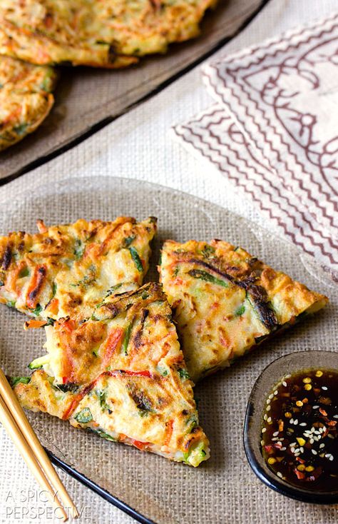 Crispy Korean Pancake Recipe: Pajeon Korean Veggies, Korean Pancake Recipe, Koreansk Mad, Soy Dipping Sauce, Korean Pancake, Korean Dishes, Asian Cooking, Asian Dishes, Pancake Recipe