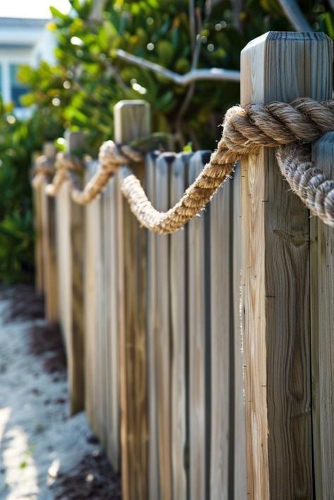 Beach Fence Ideas, Beach House Fence Ideas, Coastal Fence Ideas, Modern Privacy Fence, Coastal Backyard, Modern Fences, Beach Fence, Privacy Fence Ideas, Backyard Gates