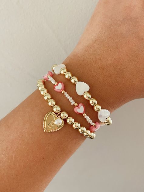 Sorority Beaded Bracelets, Hart Bracelets, Unique Clothing Pieces, Word Beaded Bracelets, Diy Bead Bracelets, Pink Handmade Jewelry, Heart Bead Bracelet, Initial Bracelets, Evry Jewels