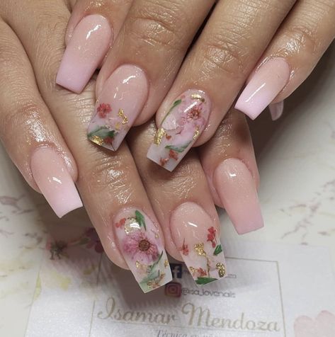 Milk Bath Nails With Flowers, Milk Nails With Flowers, Natural Floral Nails, Floral Milk Bath Nails, Nails With Real Flowers Inside, Milky White Flower Nails, Milk Flower Nails, Light Pink Marble Nail Designs, Milk Bath Flower Nails