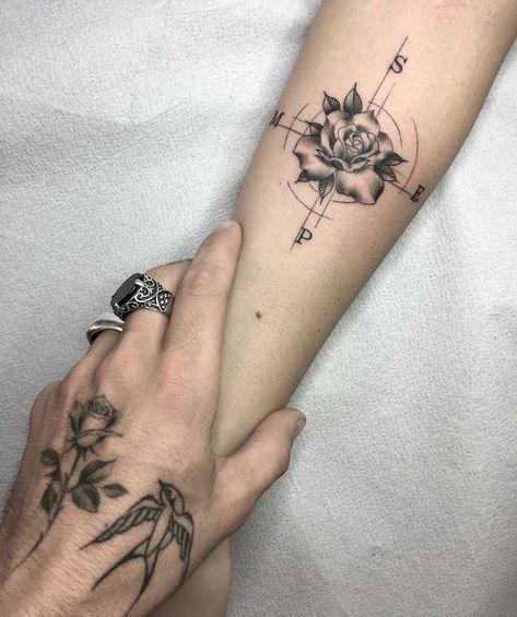 Compas Tattoo, Cool Chest Tattoos, Chest Tattoos For Women, Original Tattoos, Rose Tattoo Design, Compass Rose, Tattoo Life, Tattoo Work, Tattoo Ink