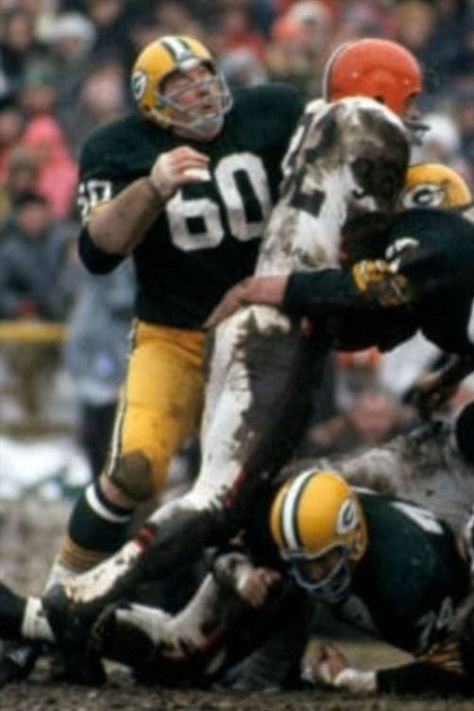 Bart Starr, Football Pics, Canadian Football League, Canadian Football, Green Bay Packers Fans, Brett Favre, Nfl Football Players, Green Bay Packers Football, Packers Football