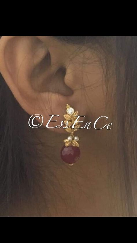 Changable Earrings Gold, Small Jumkas For Daily Use, Daily Wear Earrings Gold Indian Hangings, Simple Daily Wear Earrings Gold Indian, Black Beads Ear Rings Gold, Daily Wear Earrings Gold Indian, Daily Use Gold Earrings Indian, Kalamkari Skirts, Daily Wear Gold Earrings