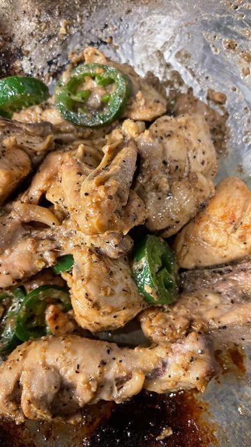 Black Pepper Chicken, Chicken Fry, Salt And Pepper Chicken, Ginger Garlic Paste, Small Chicken, Pepper Chicken, Chicken Stuffed Peppers, Garlic Paste, Green Chilies