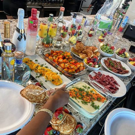 PRIVATE CHEF COREY on Instagram: “👨🏽‍🍳🥓🍳🥞🧈🍓🔥A closer look at breakfast this morning‼️” Chef Breakfast, Personal Chef Service, Breakfast Bites, Private Chef, Personal Chef, Sweet Snacks Recipes, Snacks Recipes, Sweet Snacks, This Morning