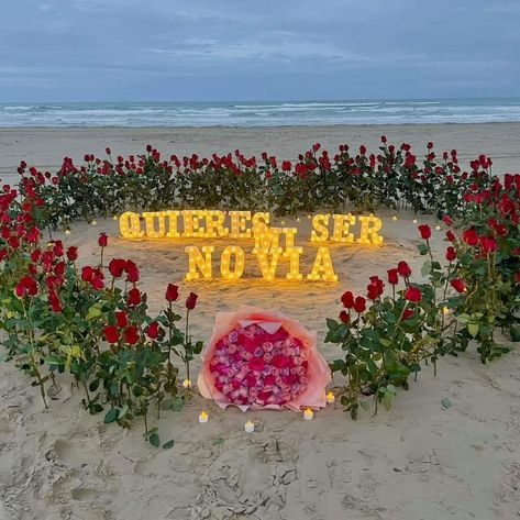 Asking To Be Girlfriend Ideas Creative, Gf Proposal Ideas, Boyfriend Proposal, Proposal Ideas Beach, Girlfriend Proposal, Cute Proposal Ideas, Will You Be My Girlfriend, Cute Anniversary Gifts, Flower Boquet