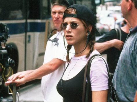 16 Rachel Green Outfits We'd Happily Wear Today | Who What Wear Jennifer Aniston 90s, Estilo Rachel Green, Rachel Green Friends, Rachel Green Style, Rachel Green Outfits, Green Outfits, 90s Inspired Outfits, Sunglasses Outfit, Fashion Vibes