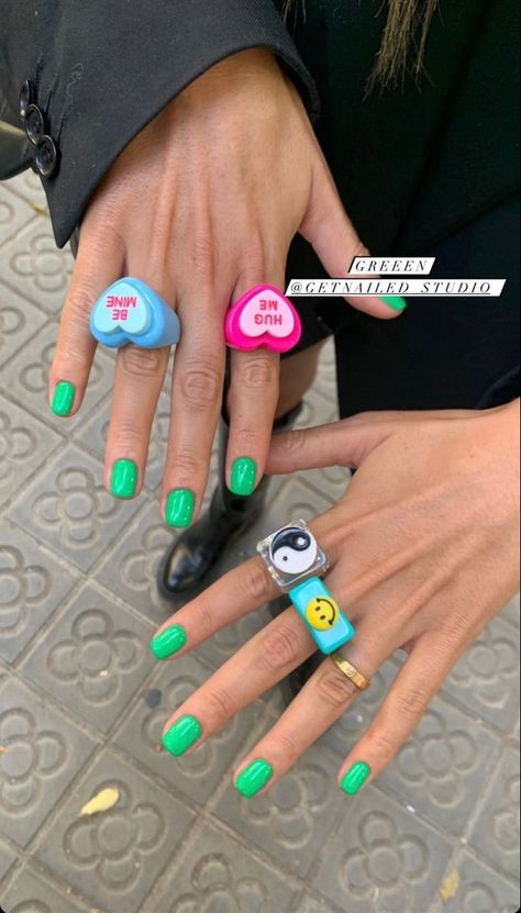 Green Nails Bright, Nail Ideas 2023 Summer, Kelly Green Nails, Summer Nail Ideas 2023, Colorful Nails Summer, Bright Green Nails, Green Nail Ideas, Boho Nails, Hippie Nails