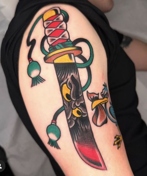 Japanese Dagger Tattoo, Tanto Tattoo, Dagger Tattoo Traditional, Dagger Tattoos, Traditional Dagger Tattoo, Traditional Dagger, Blade Tattoo, Japan Tattoo Design, Tattoo Traditional