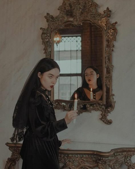 Twins Posing, Halloween Photography, Halloween Photoshoot, Gothic Aesthetic, Photoshoot Concept, Pose Ref, Ap Art, Dark Photography, Pose References