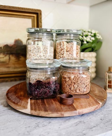 Oatmeal Station Bar, Granola Station, Cereal Bar Kitchen, Cereal Station At Home, Oatmeal Station, Breakfast Station Ideas, Cereal Station, Oatmeal Bar, Breakfast Bars Healthy