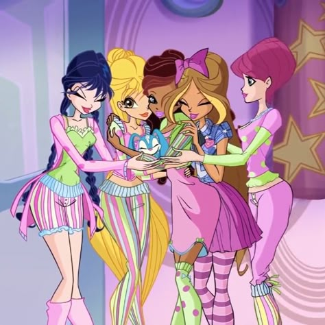 Winx Club Pictures, Club Pictures, Tecna Winx Club, 2000s Shows, Winx Flora, Musa Winx Club, Flora Winx Club, Musa Winx, Oliver And Company