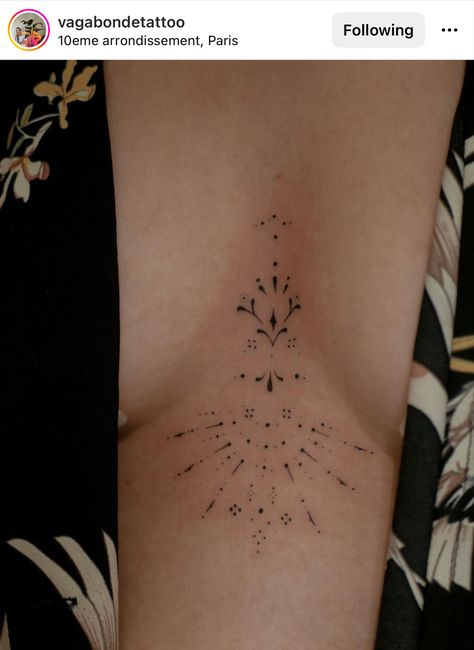 Stick And Poke Designs, Jewlery Tattoo, Spaceship Tattoo, Free Hand Tattoo, Funky Tattoos, Hand And Finger Tattoos, Dot Tattoos, Best Tattoos For Women, Hand Poked Tattoo