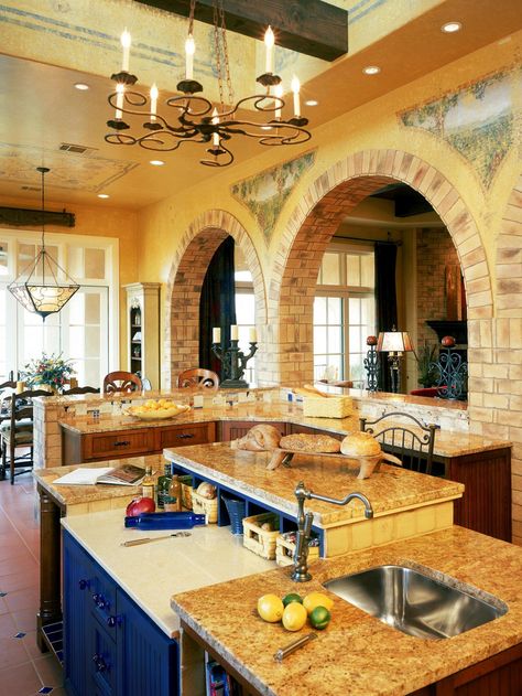 Amazing Kitchens | Kitchen Ideas & Design with Cabinets, Islands, Backsplashes | HGTV - Italian inspired kitchen Terasse Ideas, Style Toscan, Tuscan Kitchen Design, Italian Kitchen Design, Kitchen Remodel Countertops, Tuscan Design, Tuscan Kitchen, Mediterranean Home Decor, Decor Ikea