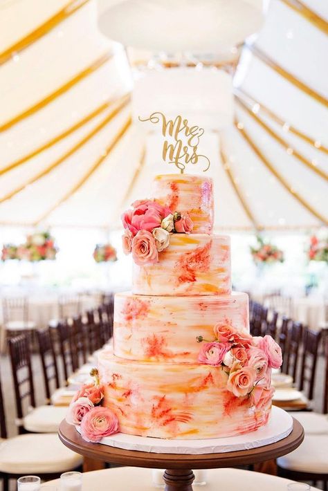 Wedding Cake Sunset Colors, Sunset Theme Wedding Cake, Peach Color Wedding Cake, Sunset Wedding Cake, Coral Wedding Cakes, Coral Wedding Decorations, Coral Wedding Themes, Orange Wedding Cake, Wedding Cake Peach