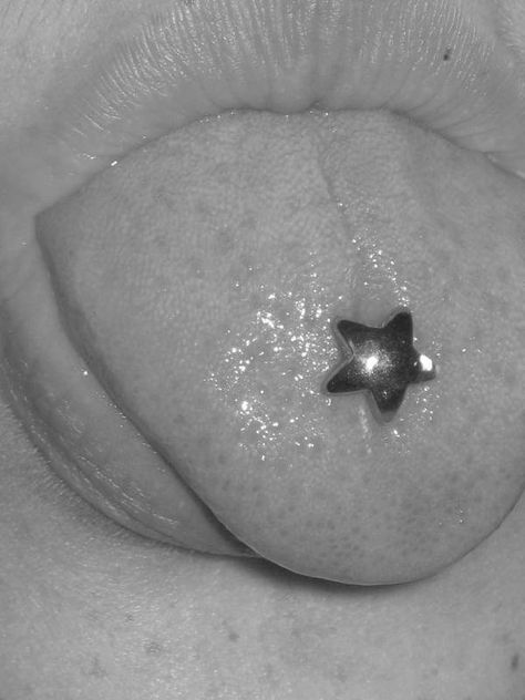 tongue piercing Star Tounge Piercing, Star Tongue Piercing, Tongue Piercing Aesthetic Male, Tounge Pericings Aesthetic, Tongue Piercing Jewelry, Piercing Inspo, Tramp Stamp, Cute Piercings, Tongue Piercing