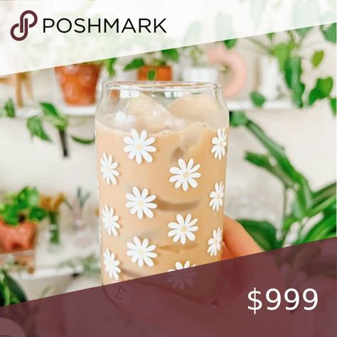 WHITE DAISY BEER CAN GLASS Colored Daisies, Happy Hour Beer, Yummy Fruit, Coffee Matcha, Coffee Vanilla, Margarita Glasses, Fruit Water, Crystal Champagne, Pretty Drinks