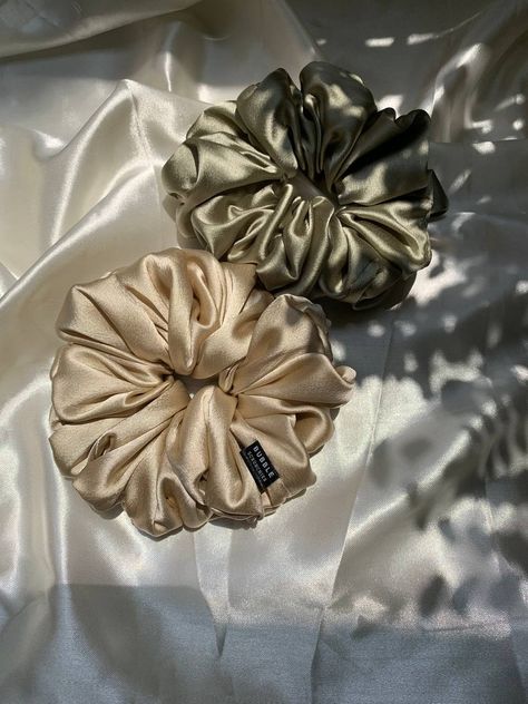 Silk Scrunchies Aesthetic, Scrunchies Aesthetic, Oversized Scrunchie, Flower Bouquet Diy, Satin Scrunchies, Diy Headband, Diy Bouquet, Diy Home Crafts, Headband Hairstyles