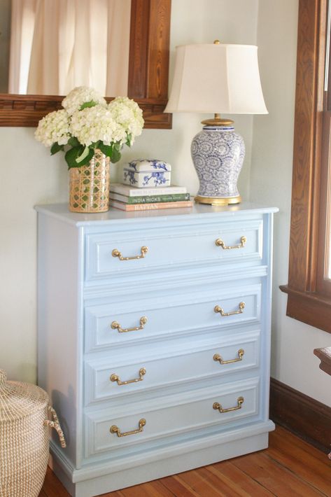 Tips on Painting Furniture Blue And White Dresser Painted Furniture, Coastal Grandmother Bedrooms, Dorm Decor Ideas, Striped Furniture, Glass Bedroom, French Country Rustic, Tropical Outdoor, Apartment Vibes, Blue Dresser