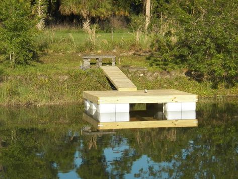 Floating Dock Plans, Building A Dock, Floating Boat Docks, Wooden Speed Boats, Floating Raft, Farm Pond, Fishing Dock, Lake Dock, Lakefront Living