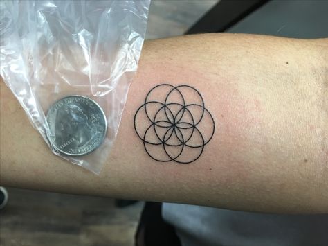 Seed of life -- this is a decent size (if it can go smaller, smaller is good!) Flower Of Life And Flowers Tattoo, The Flower Of Life Tattoo, Small Flower Of Life Tattoo, Seed Of Life Tattoo, Sacred Geometry Tattoo Flower Of Life, Seed Of Life Tattoo Mandalas, Merkaba Tattoo, Flower Of Life Tattoo, Tatoo Inspiration