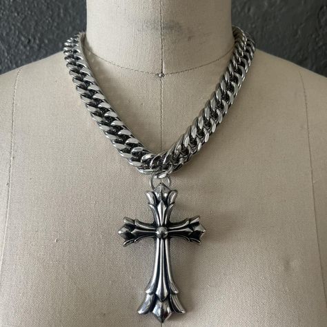 Oversize cross cabin link chain necklace... - Depop Grunge Jewelry, Cross Chain, Goth Jewelry, Jewelry Accessories Ideas, Chain Link Necklace, Aesthetic Iphone Wallpaper, Chain Necklace, Jewelry Accessories, Chain