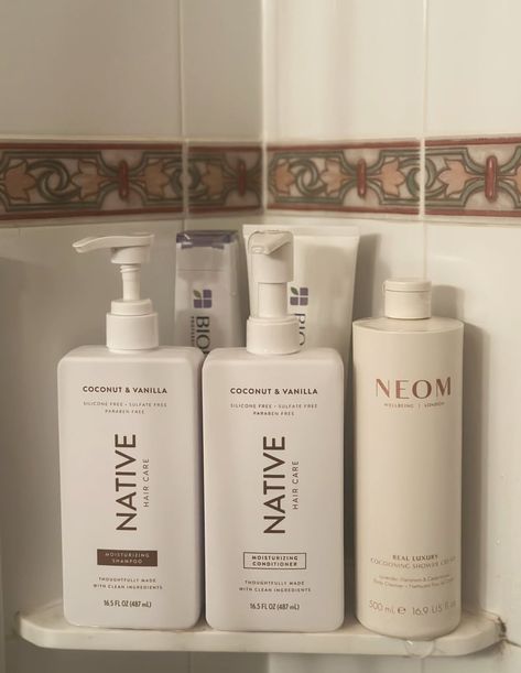 This $20 Shampoo and Conditioner Duo Works Wonders on My Thick, Dry Hair Native Shampoo And Conditioner, Native Shampoo, Good Shampoo And Conditioner, Shampoo And Conditioner Set, Vanilla Coconut, How To Get Thick, Wet Brush, Best Shampoos, Moisturizing Shampoo