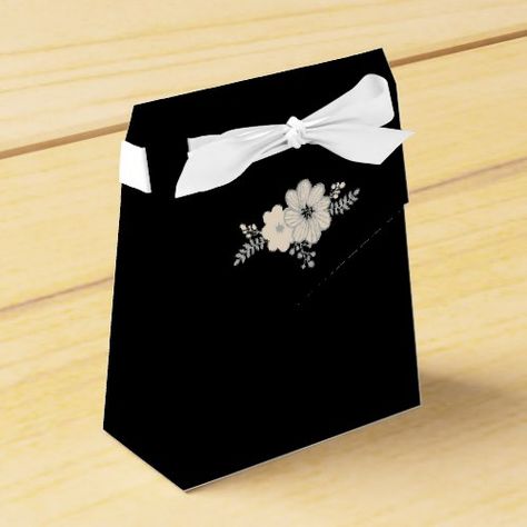 Sweet Floral Motif Black Ivory Wedding Favor Box Wedding Initials Monogram, White Wedding Favors, Blue Wedding Favors, Personalized Favor Boxes, Favor Boxes Birthday, Anniversary Favors, 60 Wedding Anniversary, Graduation Favors, Wedding Initials