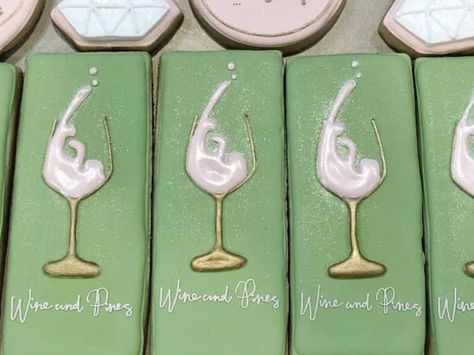 Wine Glass Cookies Decorated, Champagne Glasses Cookies Decorated, Wine Birthday Cookies Decorated, Champagne Glass Decorated Cookies, Whiskey Glass Cookies Decorated, Wine Cookies, Happy Birthday Cookie, Wedding Shower Cookies, Flower Sugar Cookies