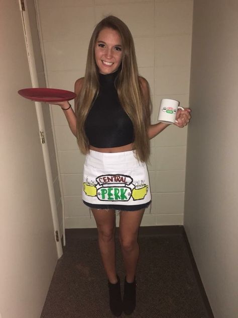 Rachel Green from Friends DIY costume Rachel Green Halloween, Blonde Hair Costumes, Super Easy Halloween Costumes, Dance Things, Light Halloween, Teen Halloween, Green Halloween, Halloween Coustumes, Plus Size Halloween Costume