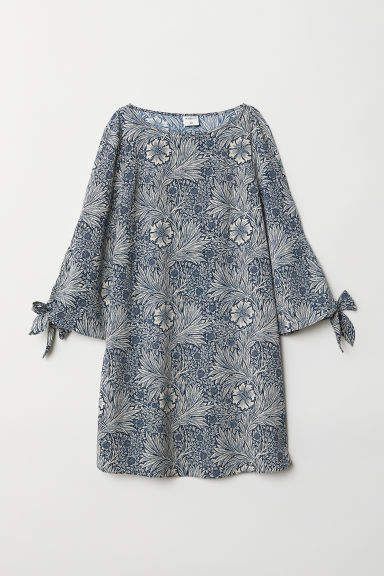 Linen Style Fashion, Floral Print Tunic, Printed Tunic Tops, Patterned Dress, Fashion Attire, Designs For Dresses, Modest Fashion Outfits, Hijab Style, H M Dresses