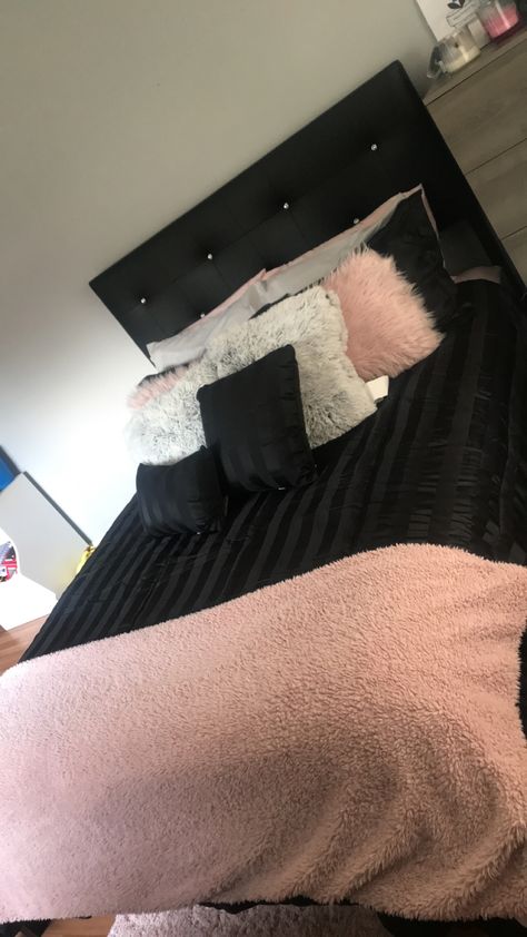 Pink And Black Bedding Ideas, Pink And Black Bed Set, Pink Black Grey And White Bedroom, Black Grey And Pink Bedroom Ideas, Black Bed Frame With Pink Bedding, Gray Black And Pink Bedroom Ideas, Black Gray Pink Bedroom, Black Room With Pink Accents, Black And Light Pink Bedroom Ideas