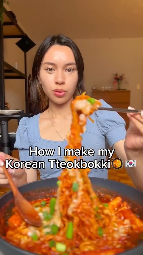 #cheesy #yummy #noodles #food #ramen credits: @sjandmelcouple Buldak Topokki, Topokki Korean, Tteokbokki Recipe Easy, Korean Tteokbokki, Korean Fire Noodles, Fire Noodles, Tteokbokki Recipe, Food Ramen, Yummy Noodles