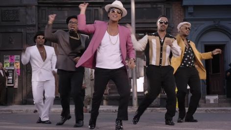 Bruno Mars Uptown Funk, Bruno Mars Videos, Bruno Mars Songs, Play 5, Uptown Funk, Mark Ronson, Dance Routines, Newsies, Hollywood Life