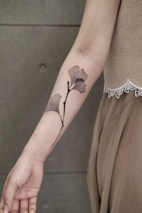 Ginko Leaf Tattoo, Gingko Leaves Tattoo, Ginko Leaf Tattoos, Ankle Tattoos For Women Anklet, Ginkgo Tattoo, Ginkgo Leaf Tattoo, Line Tattoo Ideas, Ankle Tattoos For Women, Circle Tattoos