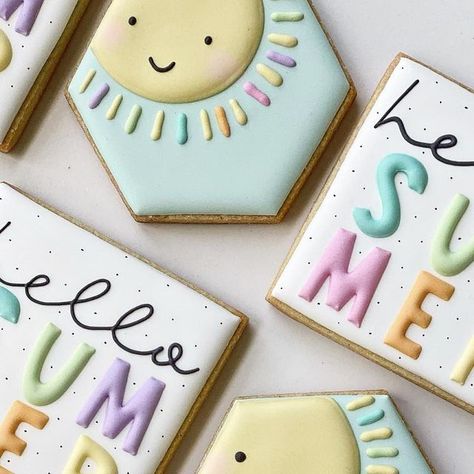 Annalise Benskin on Instagram: "A little bit of cute summer sun.  #sunshine #sunshine☀️ #sunshinecookies #birthdayideas #sunart #sunshineparty #summercookies #hellosummer #hellosummer☀️ #hellosummercookies #rainbowart #rainbowcookies #rainbowcookie #rainbowparty #rainbowpartyideas #rainbowdecor #rainbowdecorations #rainbowtheme #summer #summertime #summervibes #summerparty #summerpartyideas #summerpartydecor #rainbow #suncookies #rainbowdesign #cookiesofig #cookiesofinsta #cookiesofinstagram❤" Summer Decorated Cookies, Summer Cookies Decorated, Summer Themed Cookies, Summertime Cookies, Nature Cookies, Pinata Cookies, Sunshine Cookies, Summer Sugar Cookies, Happy Birthday Cookie