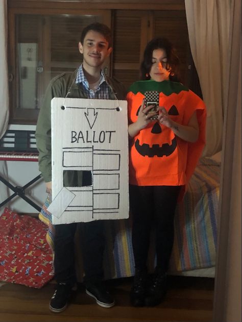 how i met your mother, halloween, costume, couple Ted And Robin, Robin Costume, Ted Mosby, Trunk Or Treat, Couples Costumes, Loving U, Halloween Costume, Cosplay Costumes, Trunk